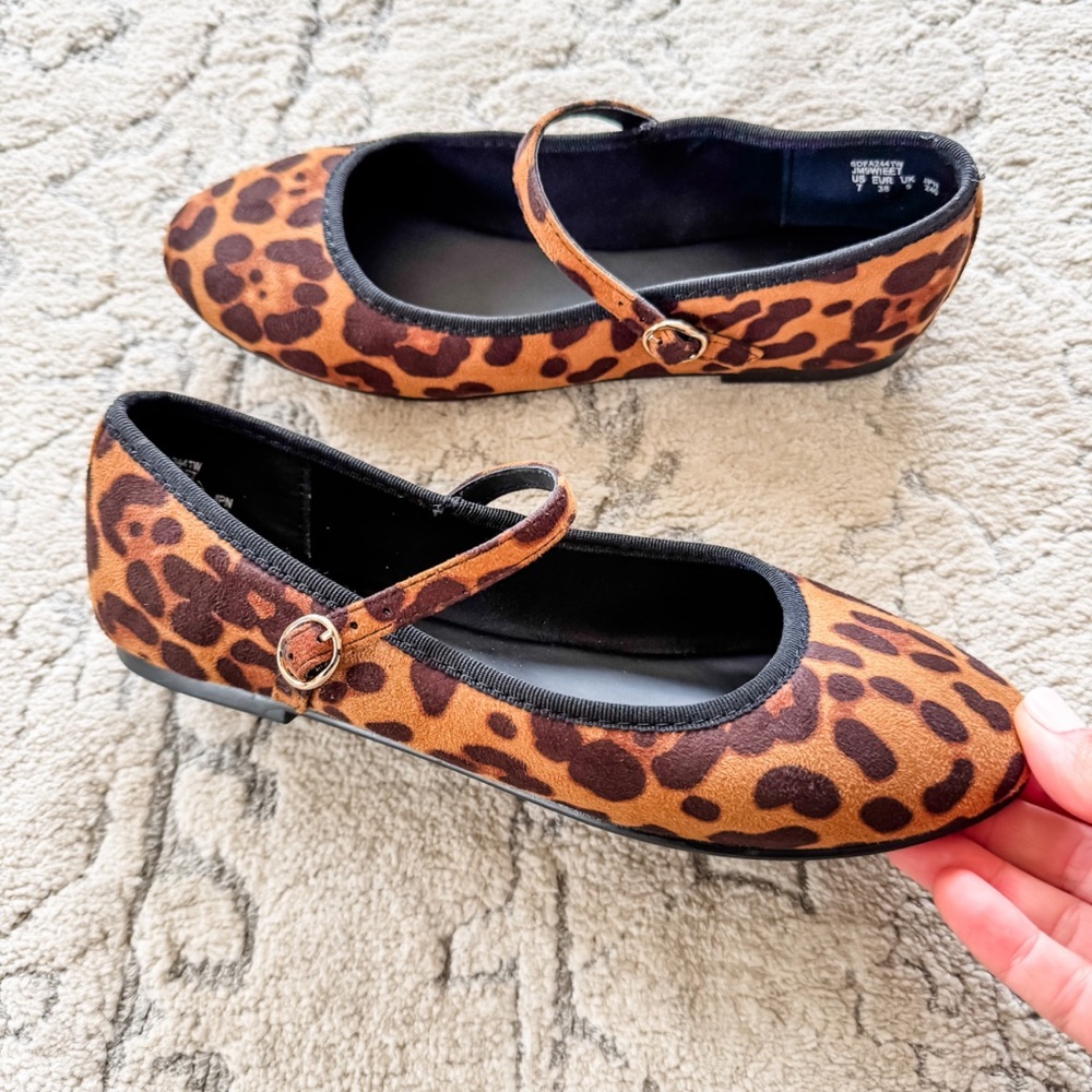 NWT DREAM PAIRS LEOPARD PRINT BALLET FLATS🌸